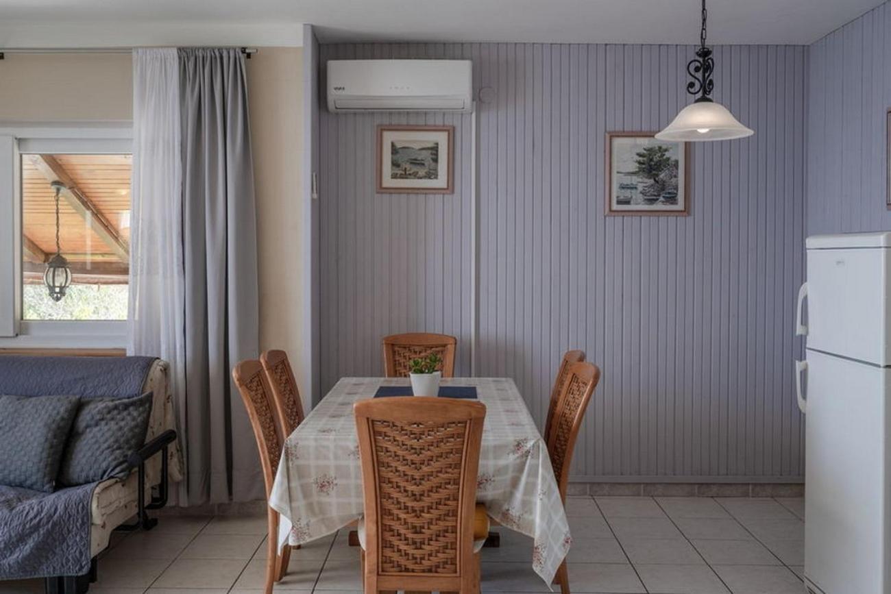 Seaside Family Friendly House With A Swimming Pool Prigradica, Korcula - 21022 Villa Blato  Room photo